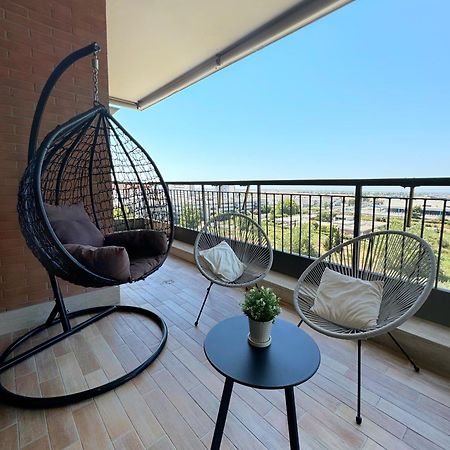 Sunset Escape Apartment - Panoramic Terrace Fiumicino Dış mekan fotoğraf