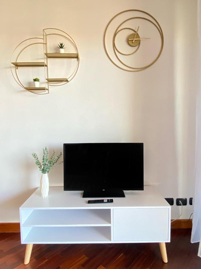 Sunset Escape Apartment - Panoramic Terrace Fiumicino Dış mekan fotoğraf