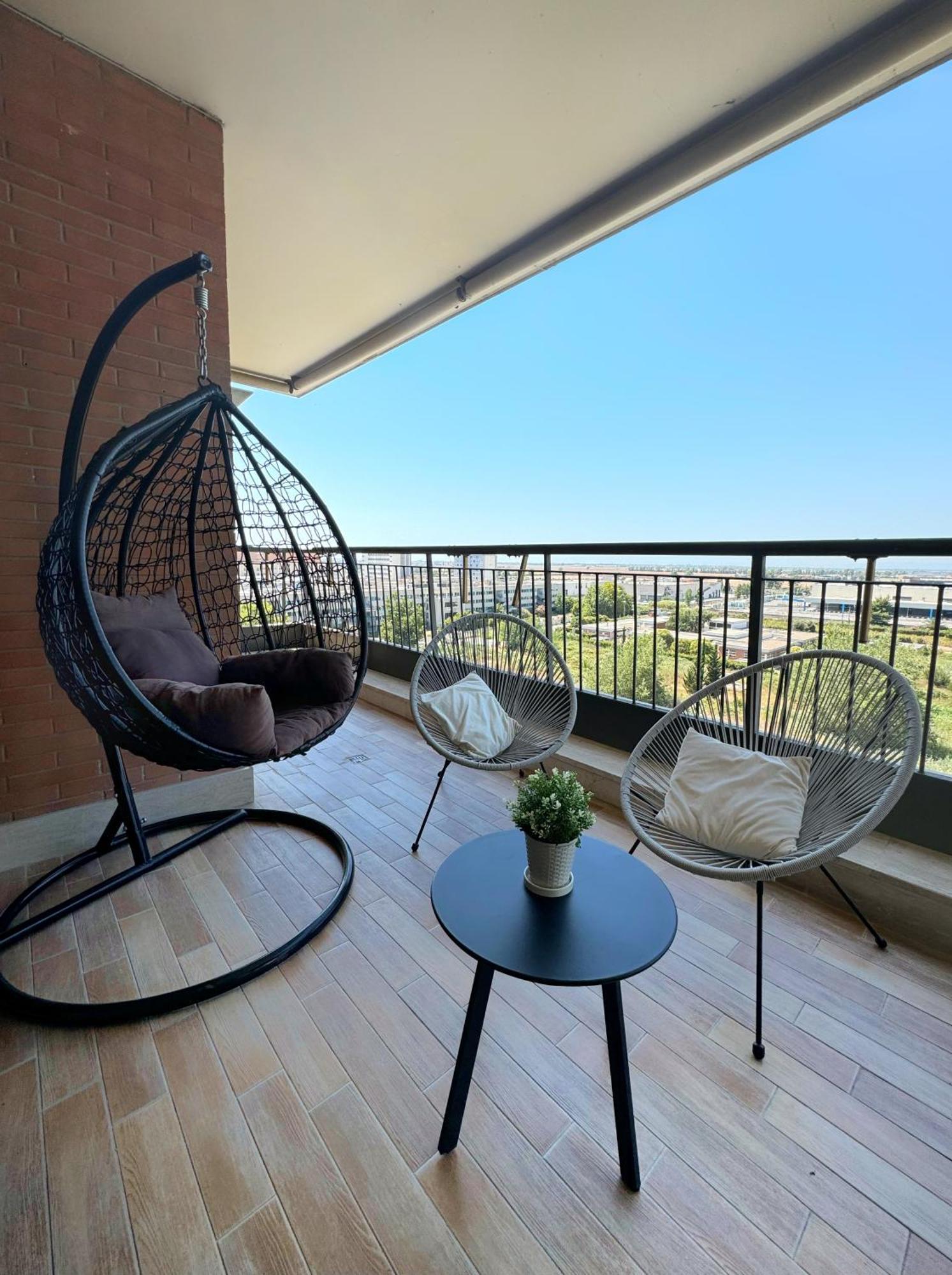 Sunset Escape Apartment - Panoramic Terrace Fiumicino Dış mekan fotoğraf