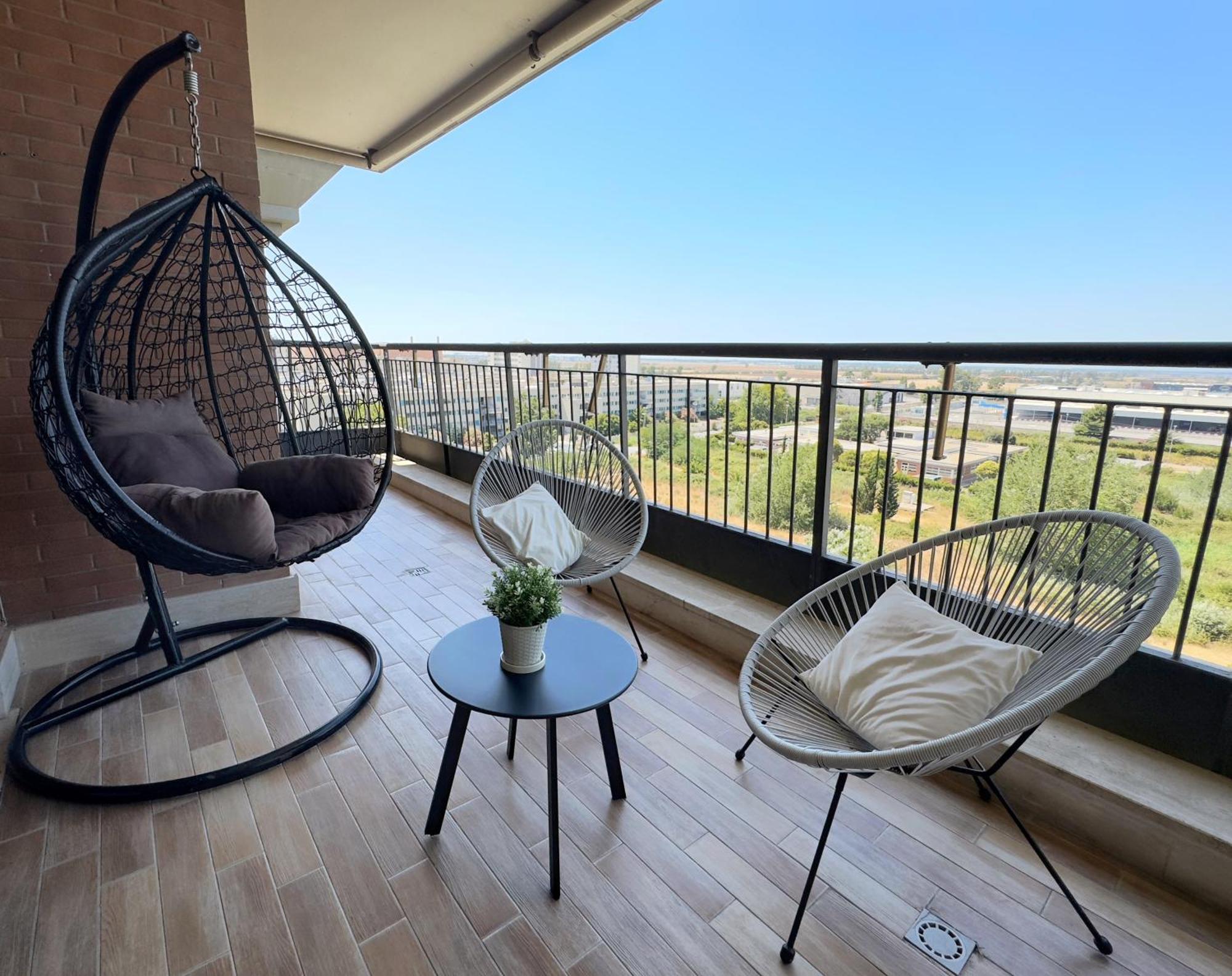 Sunset Escape Apartment - Panoramic Terrace Fiumicino Dış mekan fotoğraf